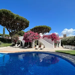 Villa Traditional 3 Bedroom With Great Pool In The Heart Of